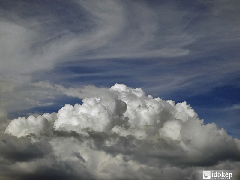 Cirrus és cumulus 