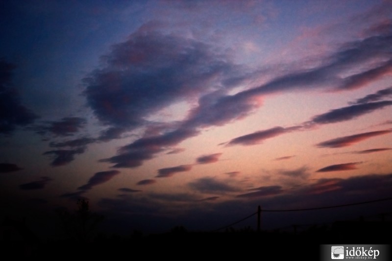 Stratocumulus undulatus szétesőben