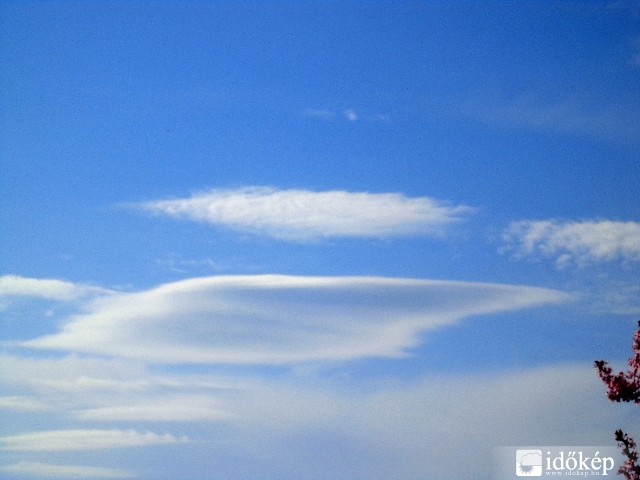 Altocumulus lenticularis