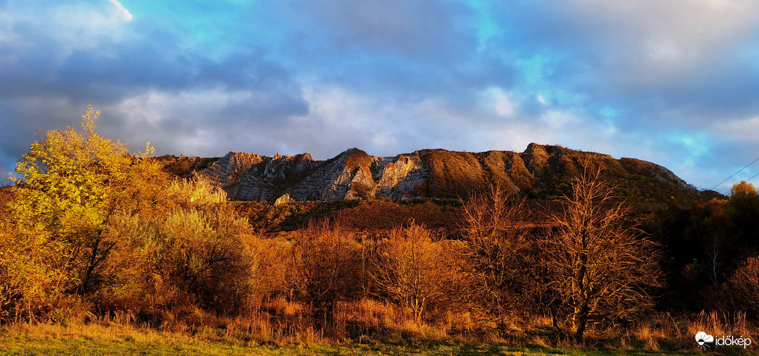 Aranyló Bél-Kő