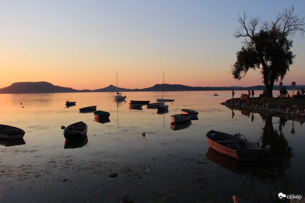 Napnyugta és a Balaton