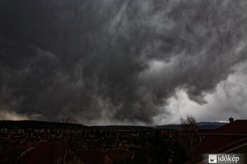 Hózápor Miskolc felett