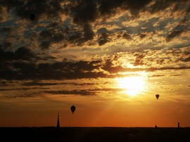 Naplemente ballonokkal 