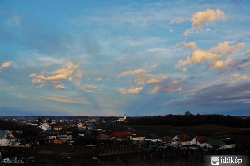 Felhők, fények