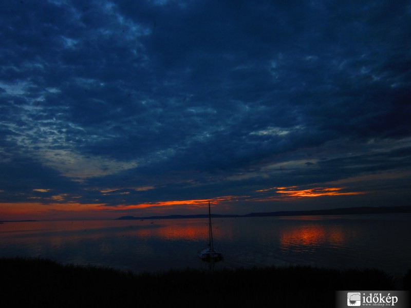 Utolsó nyári naplemente a Balatonnál