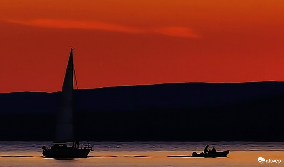 Mai naplemente a Balatonon