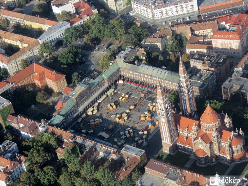 Bortér a Dóm téren Szegeden