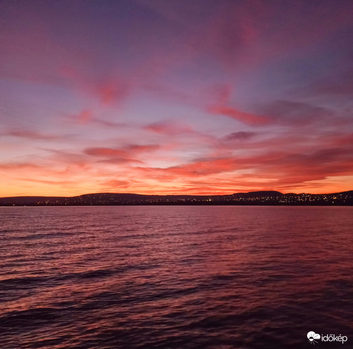 Naplemente a Balatonon vitorlásról 