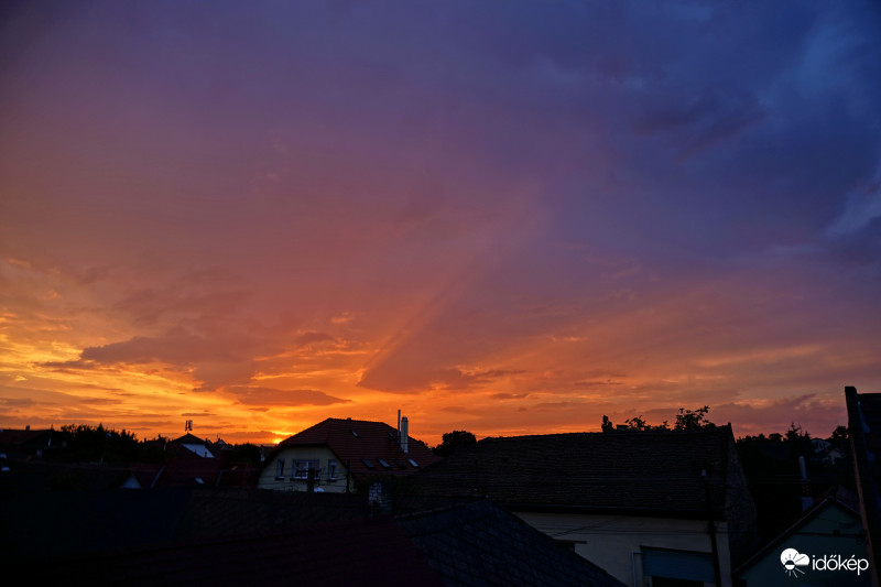  Záporfényes naplemente Soroksáron krepu sugarakkal fűszerezve.