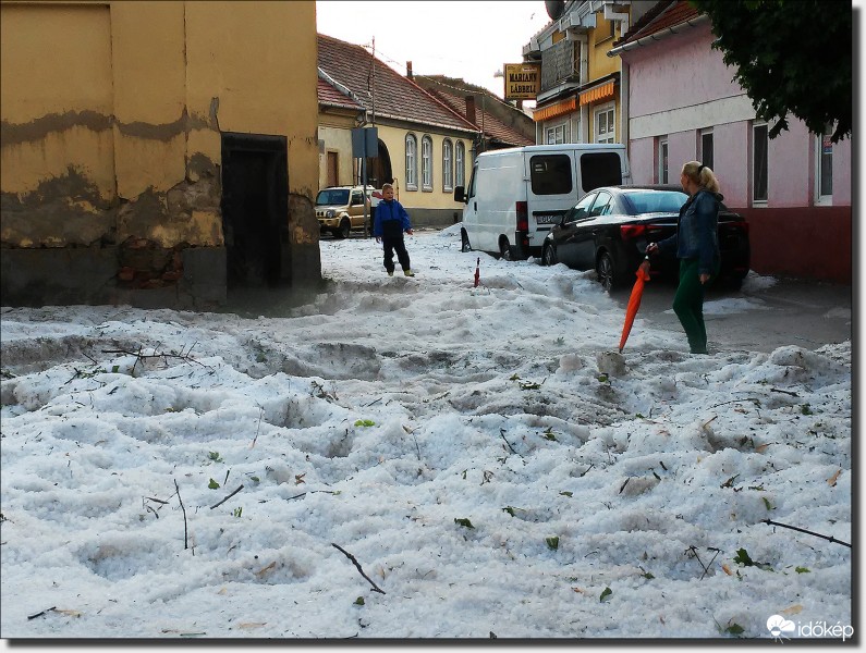 A zivatar után három és fél órával...