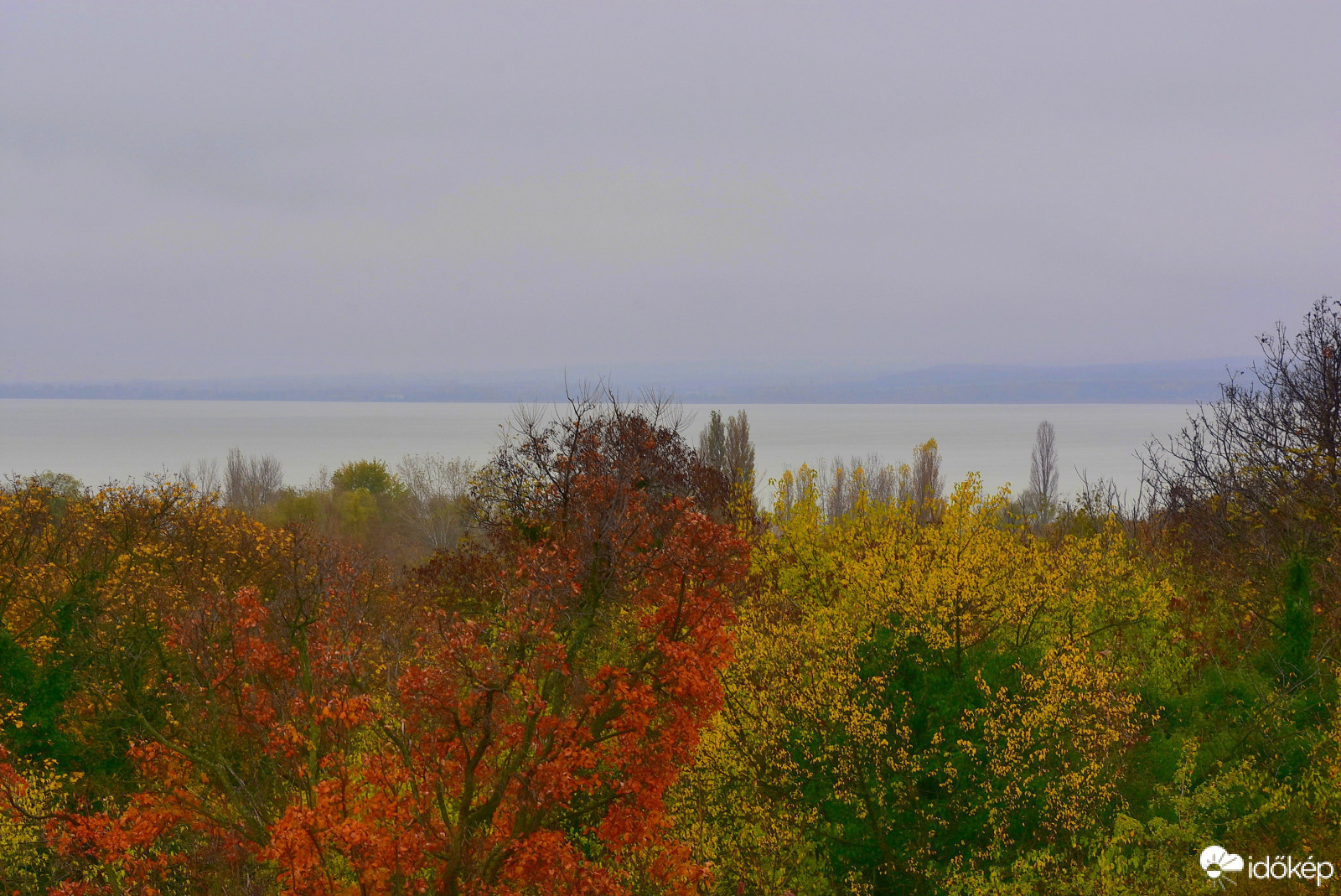 Ösz a Balatongyöröki Szépkilátóról fotózva 11.14.