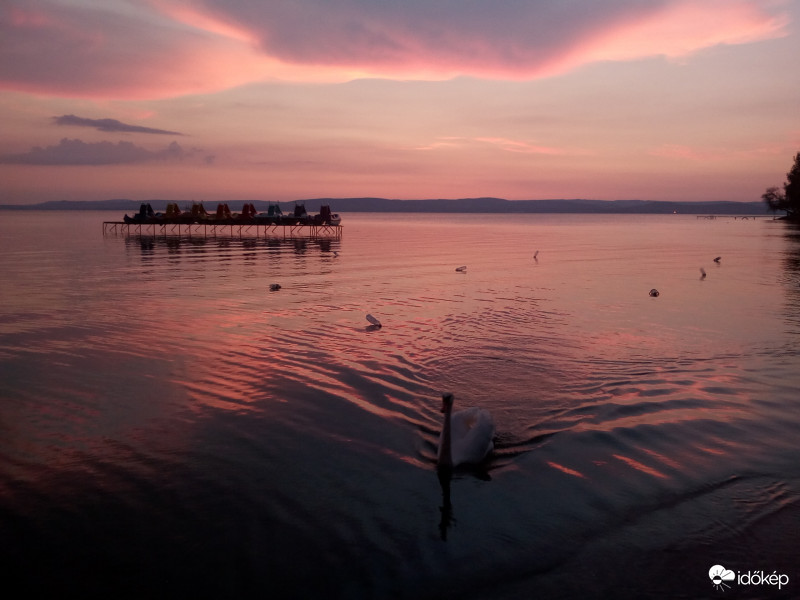 Balatonföldvár i naplemente