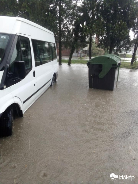 A buszok sem tudtak közlekedni