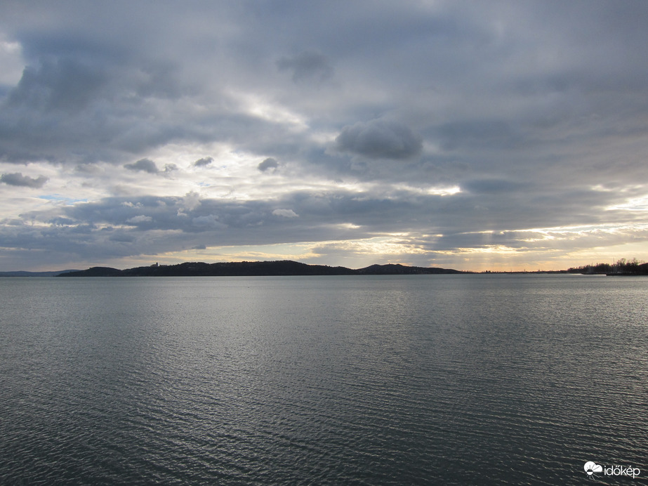 Felhők Balatonfürednél