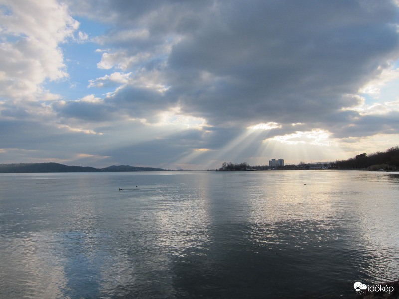 Hidegfronti felhők Balatonfüred fölött