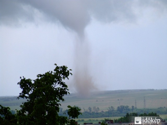 Tornádó Pétfürdőn