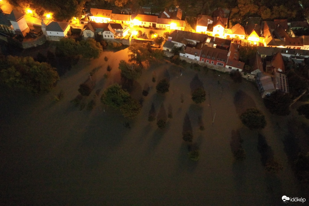 Víziváros víz alatt - Esztergom, 2024.09.19 hajnal