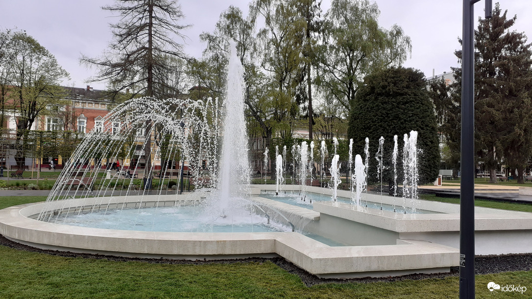 Új park