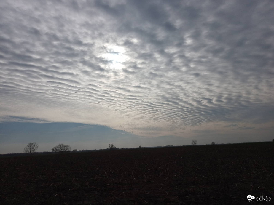 Felhő és nap játéka