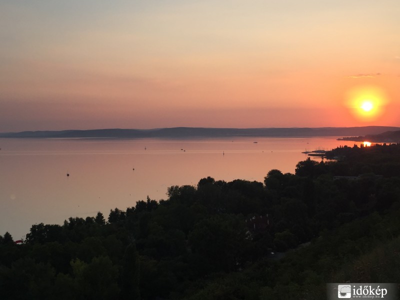 Balaton tegnap este