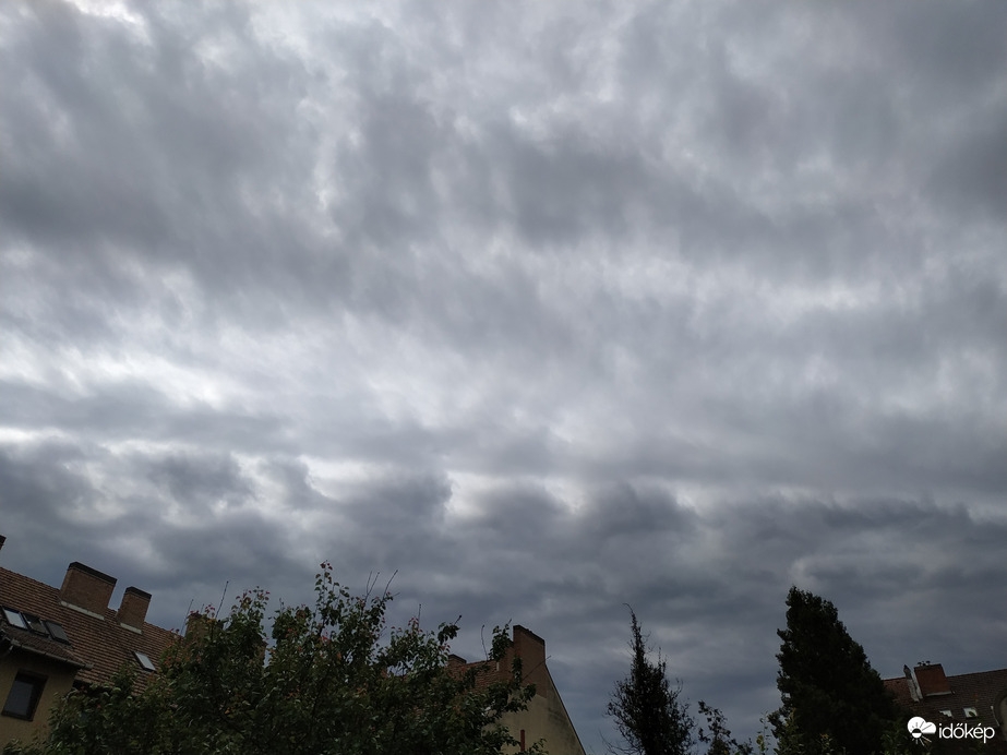 Kelvin–Helmholtz (?)