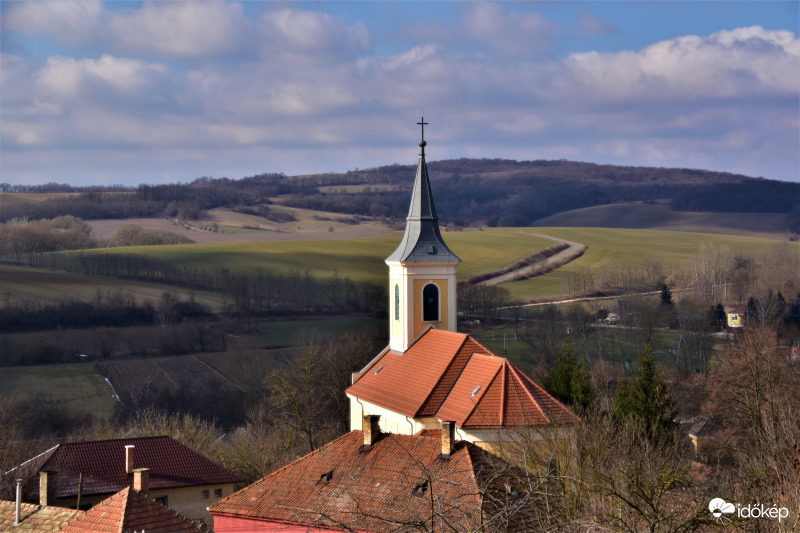 Toronyirány