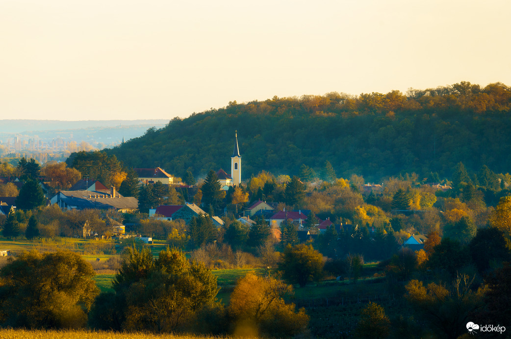 Felsőcsatár a távolból