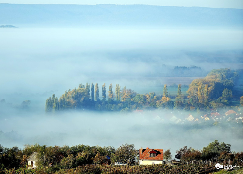 ..Látvány a Csobáncról.. Gyönyörű reggel a felhők fölött, nagyon szép volt.. Balaton 2017-10-15