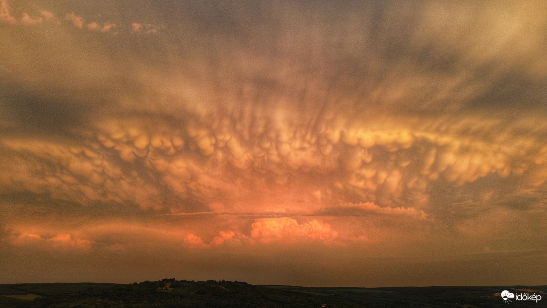 Petőfibánya felett 20:35 kor