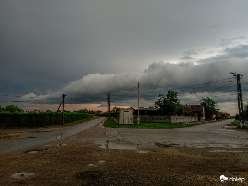 Görgőfelhő a heves zivatar után Szamosdarán.RO