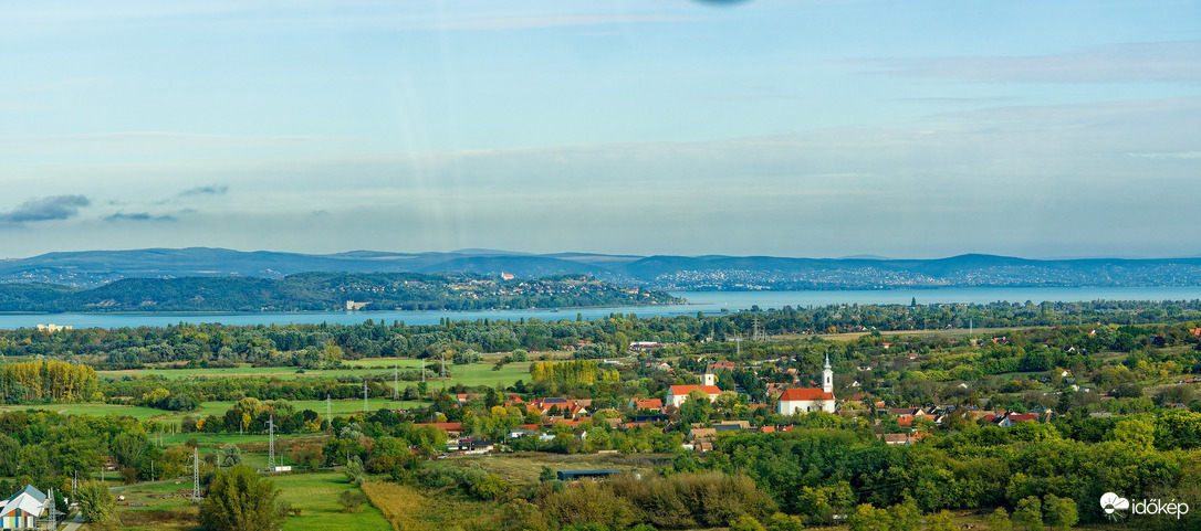 Látkép a Kőröshegyi völgyhídról