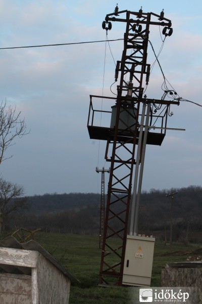 lesüllyedt és megdőlt trafó, Závod