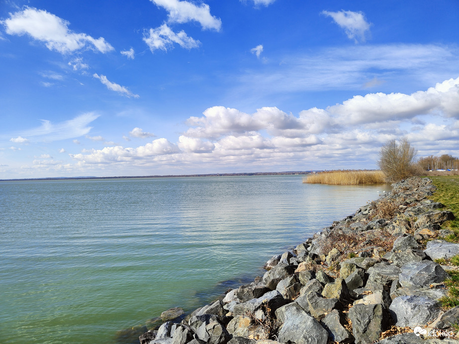 Tél végi Balaton-part