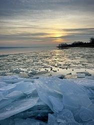 Jeges Balaton a györöki mólón