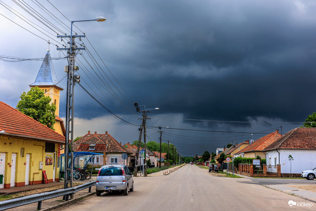 Zákányszék főutcáján