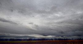 Téli felhők panorámája