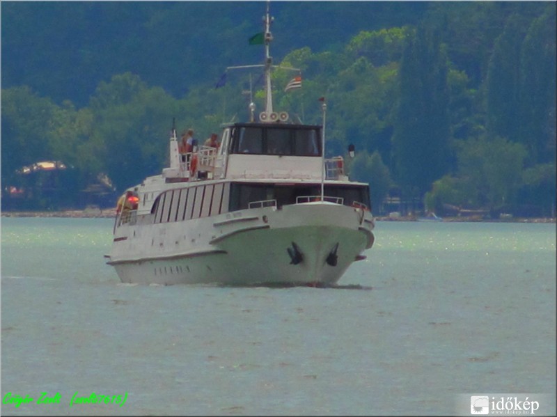 Hajó érkezik a Balatonfüredi kikötőbe 2011.06.15.-én